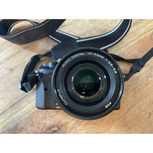 Olympus Evolt E-410 10.0MP Digital SLR Camera | 14-42mm Lens